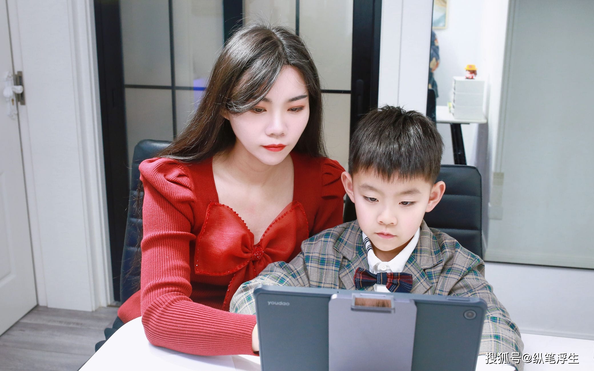 有道AI学习机X10_学习机下载_学习机选购指南